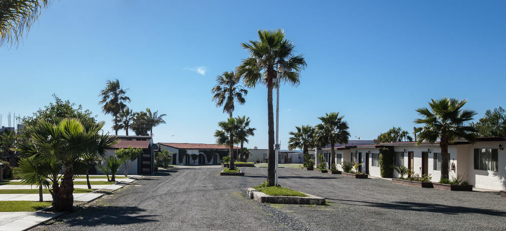 California Villas Y Hotel 恩塞纳达港 外观 照片